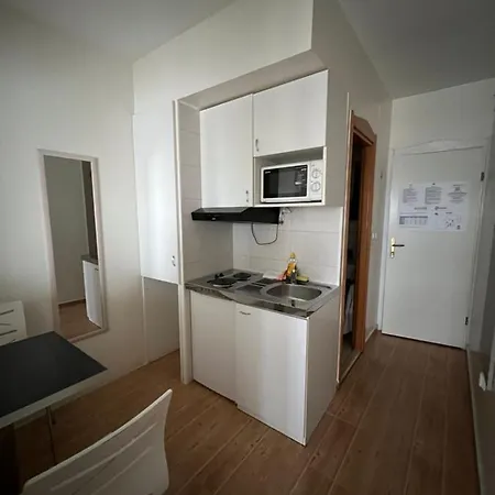 Апартаменти Simoni Спліт