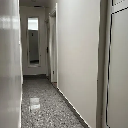 西蒙尼公寓
